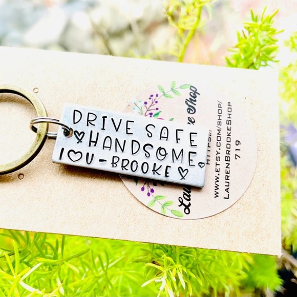 Drive Safe Handsome - Boyfriend Gift - Husband Keychain - Personalized Gifts - Picture 4 of 5